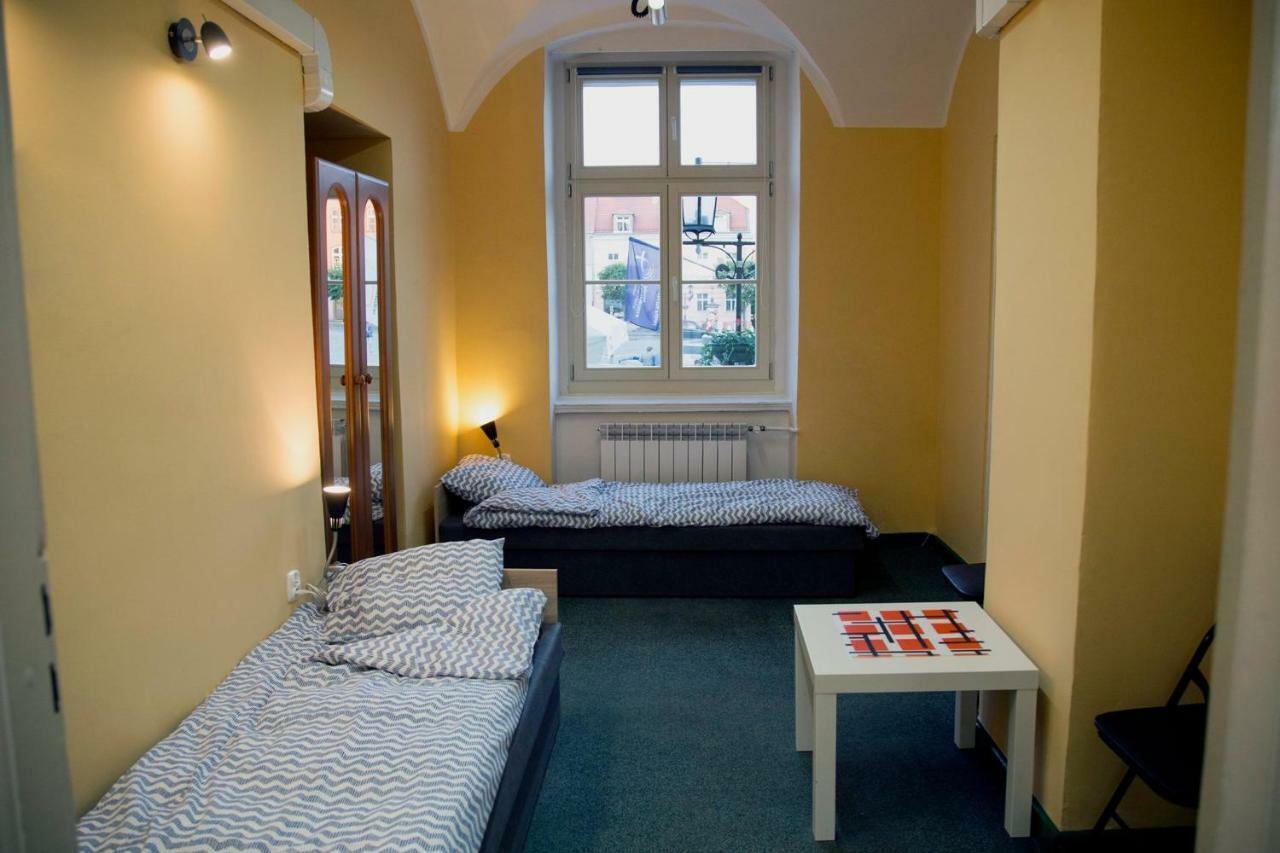 Hostel Staromiejski เนียซนอ ภายนอก รูปภาพ